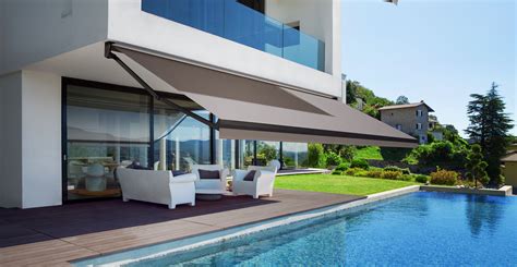 Retractable Awnings .